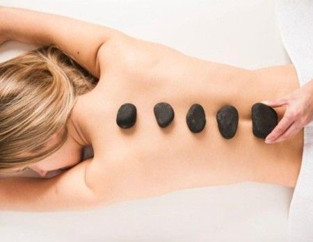 Massagem com Pedras Quentes