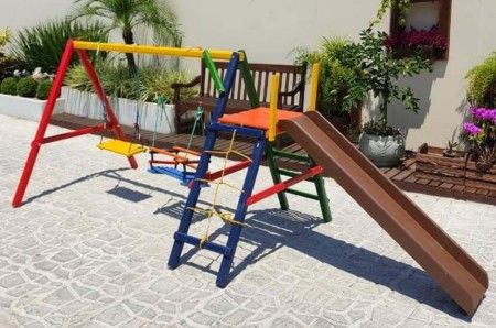 Playground com 2 Balanços + Parede de Escalada de Madeira Móveis Rústicos Bv Magazine