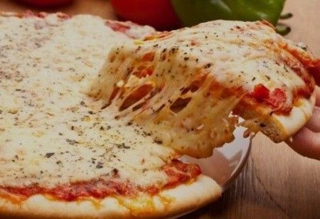 NAPOLITANA (PRESUNTO, MUSSARELA, PIMENTÃO, CEBOLA).
