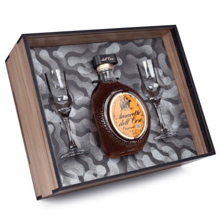Kit Bebida Personalizado - Amaretto e 2 Taças em  Caixa Nobre de Madeira