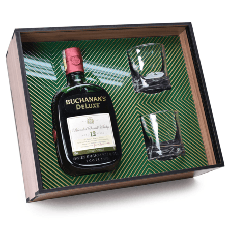 Kit Bebida Pesonalizado - Buchanans e 2 Copos em  Caixa Nobre de Madeira